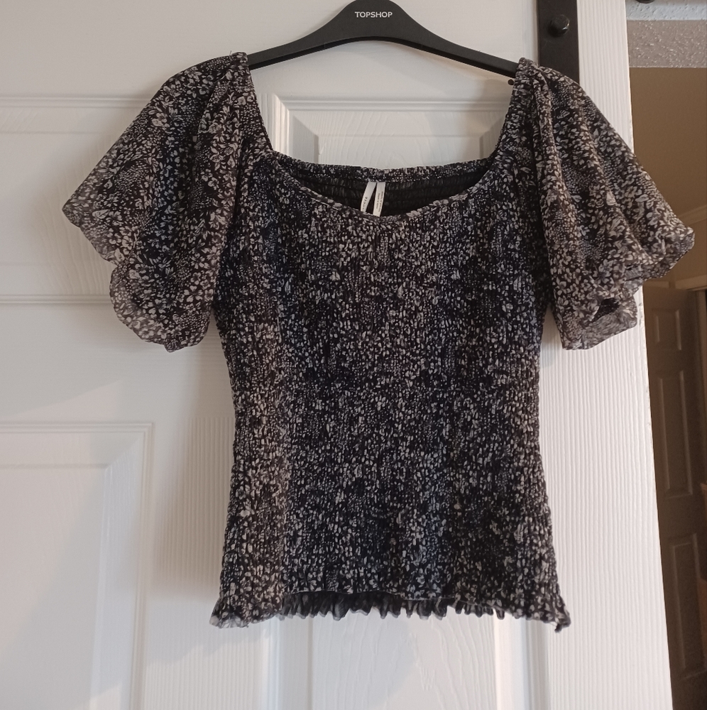 Anthropologie Black White Puff Sleeve Blouse Top S Smocked